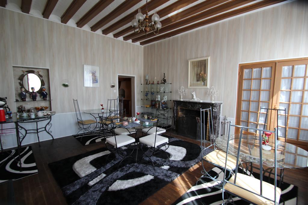 Bed and Breakfast Domaine Des Roses Vaudelnay Exterior foto