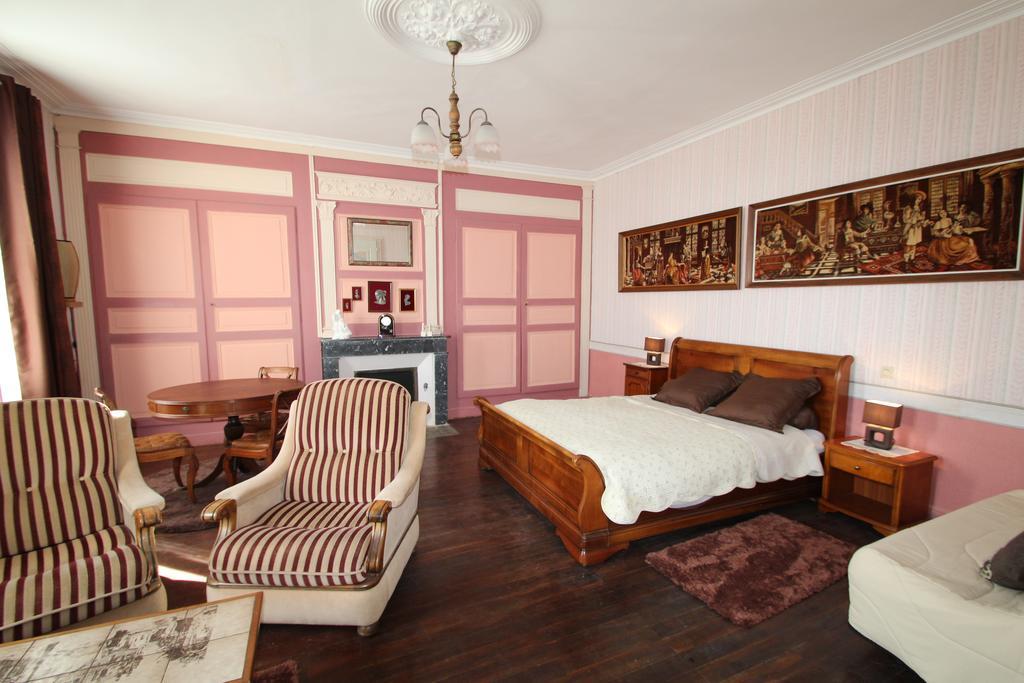 Bed and Breakfast Domaine Des Roses Vaudelnay Zimmer foto