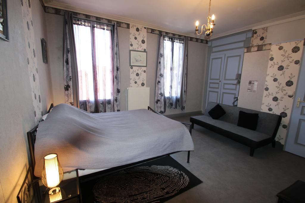 Bed and Breakfast Domaine Des Roses Vaudelnay Zimmer foto