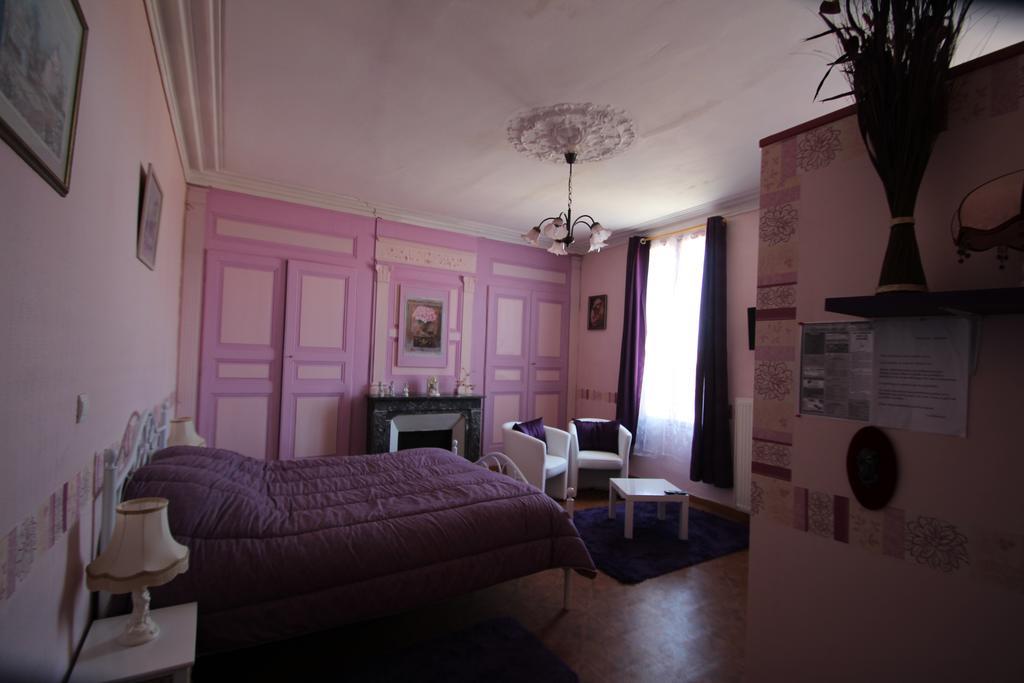 Bed and Breakfast Domaine Des Roses Vaudelnay Zimmer foto