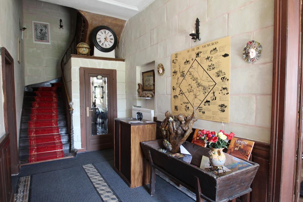 Bed and Breakfast Domaine Des Roses Vaudelnay Exterior foto