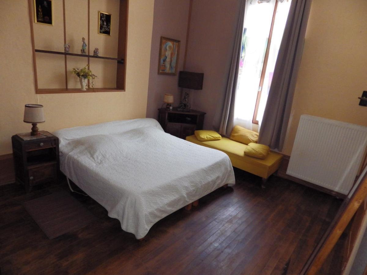 Bed and Breakfast Domaine Des Roses Vaudelnay Exterior foto